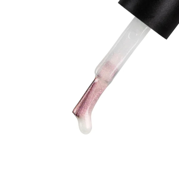 COSMA Top Gloss no-wipe topas su milky perlo efektu ir subtiliu rausvu žėrėjimu ant gelinių nagų